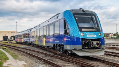 Auf der Regionalbahnlinien von Cuxhaven nach Buxtehude fahren Wasserstoff-Züge im Linienbetrieb. | Foto: EVB
