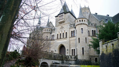 Mit Bauzaun und Stacheldraht: Die Marienburg ist für Besucher geschlossen. | Foto: Tomas Lada