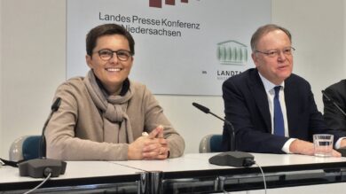 Anke Pörksen und Stephan Weil sind mit der Leistung der niedersächsischen Landesregierung ganz zufrieden. | Foto: Kleinwächter (Archiv)
