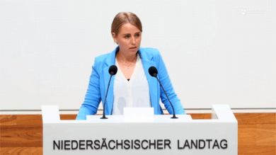 Vanessa Behrendt fordert die Fußfessel nach spanischem Modell für Niedersachsen. | Foto: Plenar-TV/Screenshot: Link