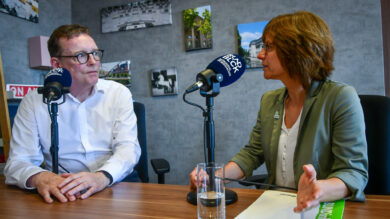 Ludwig Möhring (links) und Susanne Gerstner (rechts) diskutieren im Rundblick-Podcast über die Abscheidung und Speicherung von Kohlendioxid. | Foto: Link
