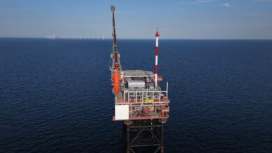 Die One-Dyas-Plattform N05-A in der Nordsee. Am Horizont ist der EWE-Windpark Riffgat zu sehen. | Foto: ONE-Dyas B.V.