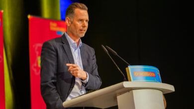 Christian Dürr spricht beim FDP-Landesparteitag in Celle. | Foto: Link