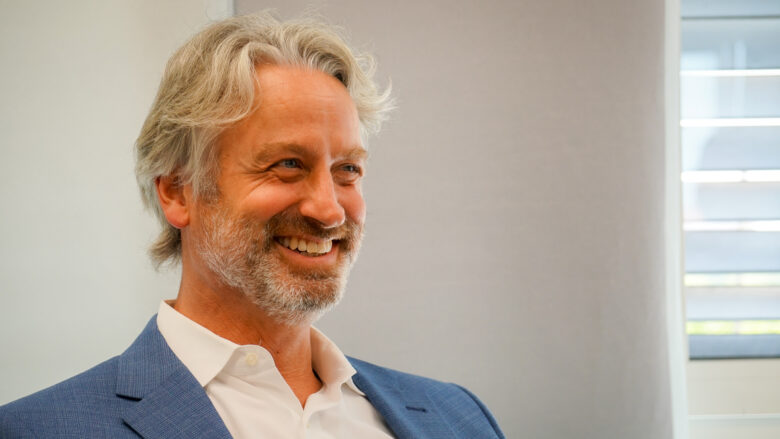 Der designierte Oberbürgermeisterkandidat der CDU Hannover, Peter Karst, besucht die Rundblick-Redaktion. | Foto: Lada