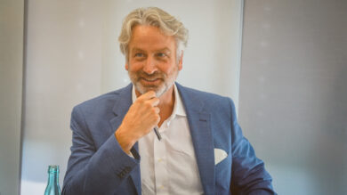 Der designierte Oberbürgermeisterkandidat der CDU Hannover, Peter Karst, besucht die Rundblick-Redaktion. | Foto: Lada