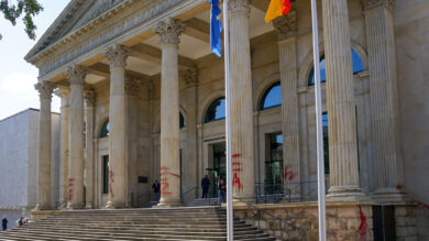Zum Tag der offenen Tür im September 2024 haben Aktivisten den Landtag beschmiert. | Foto: Link