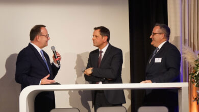 Dirk Breuckmann (links) und Mark Alexander Krack (rechts) suchen den Dialog mit Olaf Lies. | Foto: Link