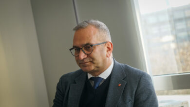 Hans-Joachim Lenke und Rifat Fersahoglu-Weber besuchen die Rundblick-Redaktion. | Foto: Link