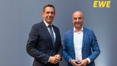 Olaf Lies und Stefan Dohler. | Foto: EWE/Marcus Prell