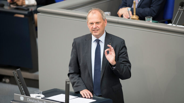 Fritz Güntzler steht nach seiner Absage an Friedrich Merz im Fokus der Aufmerksamkeit. | Foto:  Simone M. Neumann