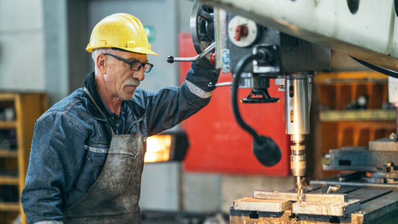 Symbolbild Renteneintrittsalter Lebensarbeitszeit | Foto: Rainstar via GettyImages