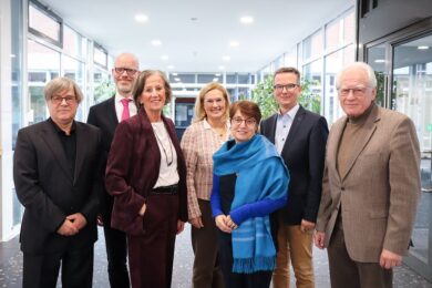 Der neue Hochschulrat der Uni Vechta (v. l.): Prof. Lothar Bluhm, Lars Augath, Christine Grimme, Prof. Claudia Garnier, Prof. Birgitt Riegraf, Gerhard Tepe und Josef Lange. | Foto: Uni Vechta