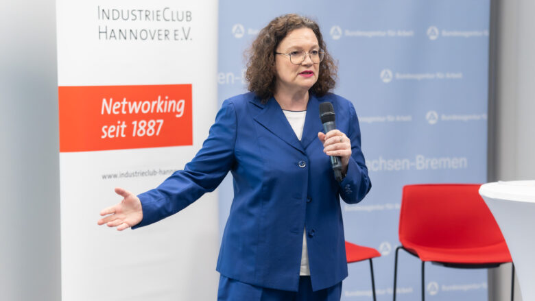 Andrea Nahles diskutiert mit den Mitgliedern des Industrieclub Hannover e.V. | Foto: Industrieclub