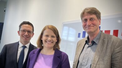 Falko Mohrs, Julia Hamburg und Prof. Jürgen Sander | Foto: Kleinwächter