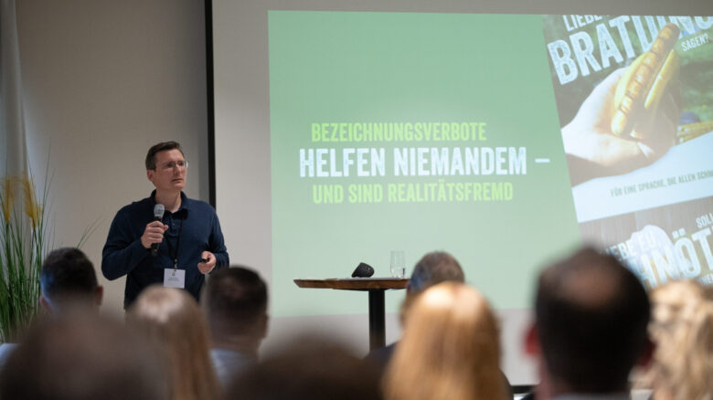 „Bezeichnungsverbote helfen niemanden - und sind realitätsfremd“, meint Patrick Bühr von der Rügenwalder Mühle. | Foto: Mirja John Fotografie