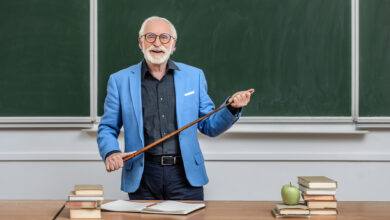 In Niedersachsen werden die Lehrer knapp. Ein Mittel dagegen: Bereits pensionierte Pädagogen wieder aus dem Ruhestand zurückholen.  | Foto: GettyImages/LightFieldStudios