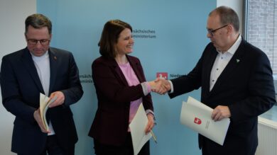 Job- und Heiratsvermittler: Seefried, Hamburg, Krüger. | Foto: MK