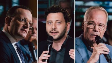 Unter Rechtfertigungsdruck: Felix Banaszak (Mitte) wird von Jens Spahn (links) und Matthias Miersch in die Zange genommen. | Fotos: T. Seifert