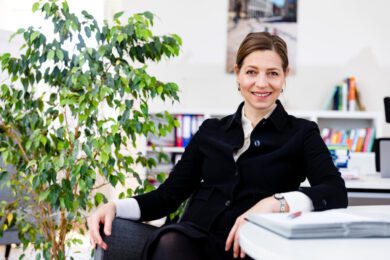 Uni-Präsidentin Susanne Menzel-Riedl  | Foto: Uni Osnabrück/Simone Reukauf