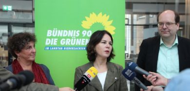 Grünen-Chefin Baerbock hält den CO2-Preis der Koalition für einen „schlechten Witz“