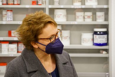 Gesundheitsministerin Behrens will weiter Maskenpflicht für Busse und Bahnen