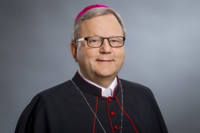 Bischof von Osnabrück mit Vorbereitungen für neuen Religionsunterricht zufrieden