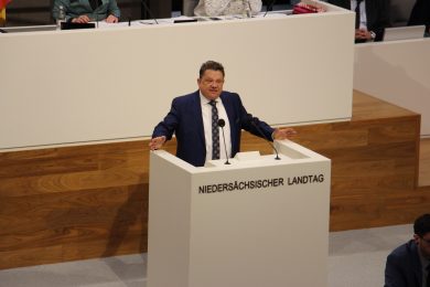 Niedersachsens Sozialminister Philippi spricht sich für Parität und Frauenquoten aus