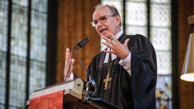 Bischof Meister in Sorge: Der evangelischen Kirche droht eine halbierte Mitgliederzahl