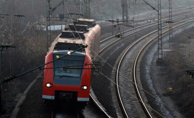 9-Euro-Ticket: Nahverkehrsgesellschaft stockt Züge auf