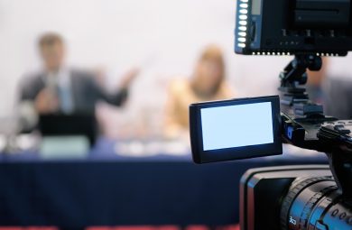 Ratssitzungen per Video? Kommunalverbände verärgern Innenausschuss