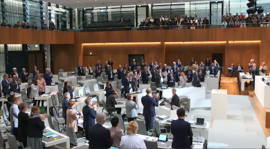 Landtag verabschiedet Busemann und Andretta mit stehenden Ovationen