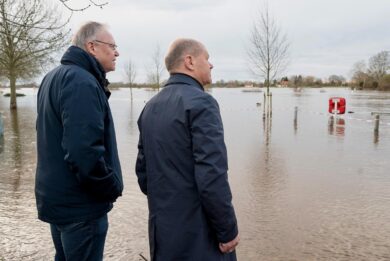 Krisenmanagement beim Hochwasser verläuft bisher ohne größere Pannen oder Fehler